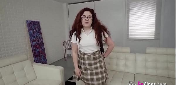 trendsPetite schoolgirl wants to become a SUPER-PORNSTAR
